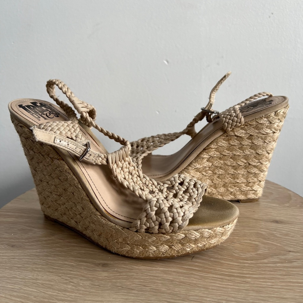 Women's FIORE FOSS Beige Wedge Sandals Size 7